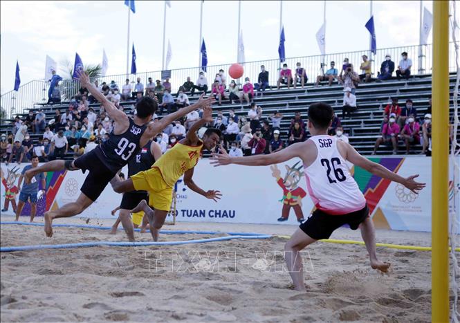 SEA Games 31: Men’s beach handball kicks off in Quang Ninh