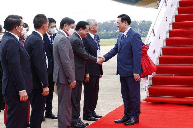 Lao newspaper spotlights Vietnamese N.A. Chairman s official visit