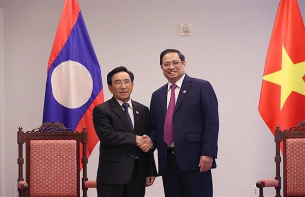 Prime Minister Pham Minh Chinh meets Lao counterpart in U.S.