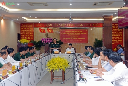 Defense Minister works with Binh Phuoc authorities and Army Corps 16