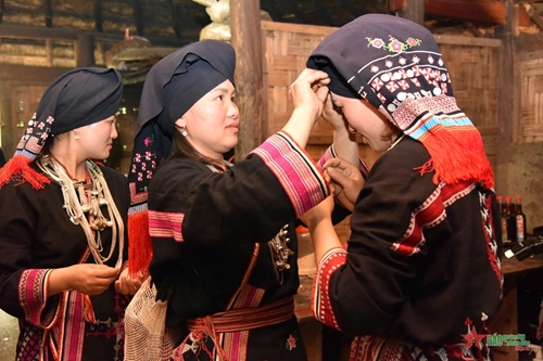 Unique festival of Dao Tien ethnic group in Moc Chau