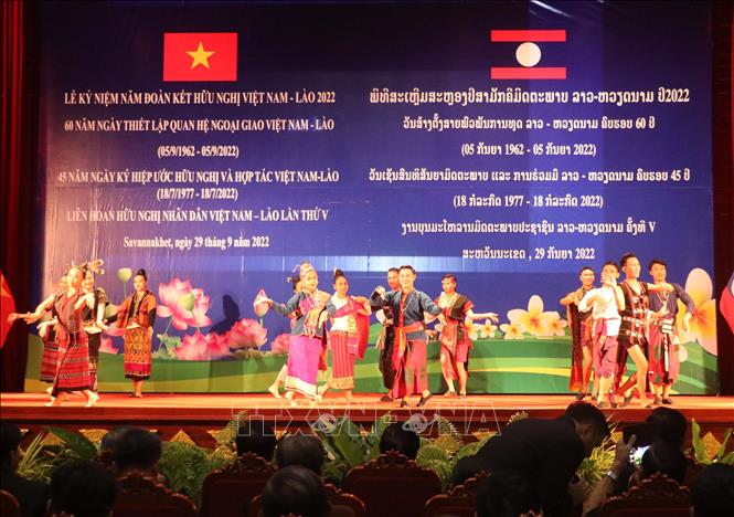 Fifth Vietnam - Laos People Friendship Festival concludes