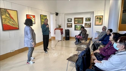 Painting exhibition on Vietnam held in France