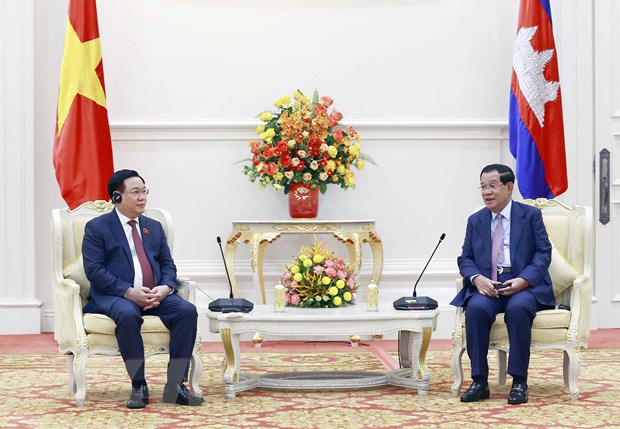 National Assembly Chairman meets Cambodian Prime Minister