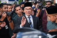 New Malaysian Prime Minister pledges to balance all interests