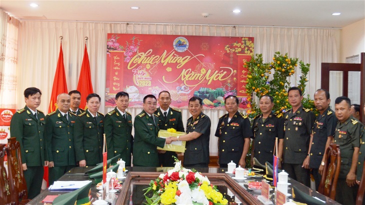 Cambodian border unit visits Dak Lak provincial Border Guard Command