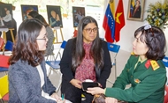 Venezuelan Ambassador impressed by Vietnamese traditional family values during Tet