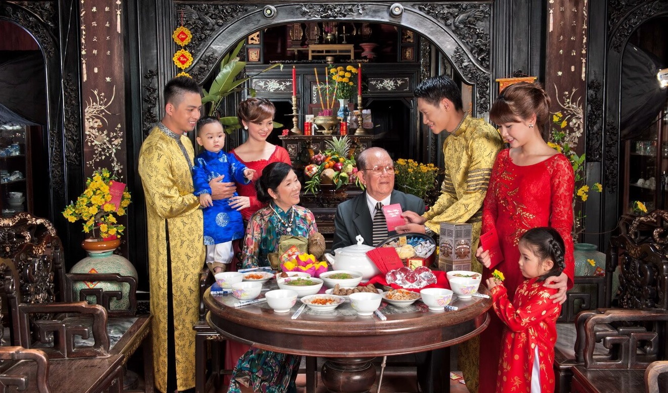 Vietnamese family traditions in the lunar New Year festival