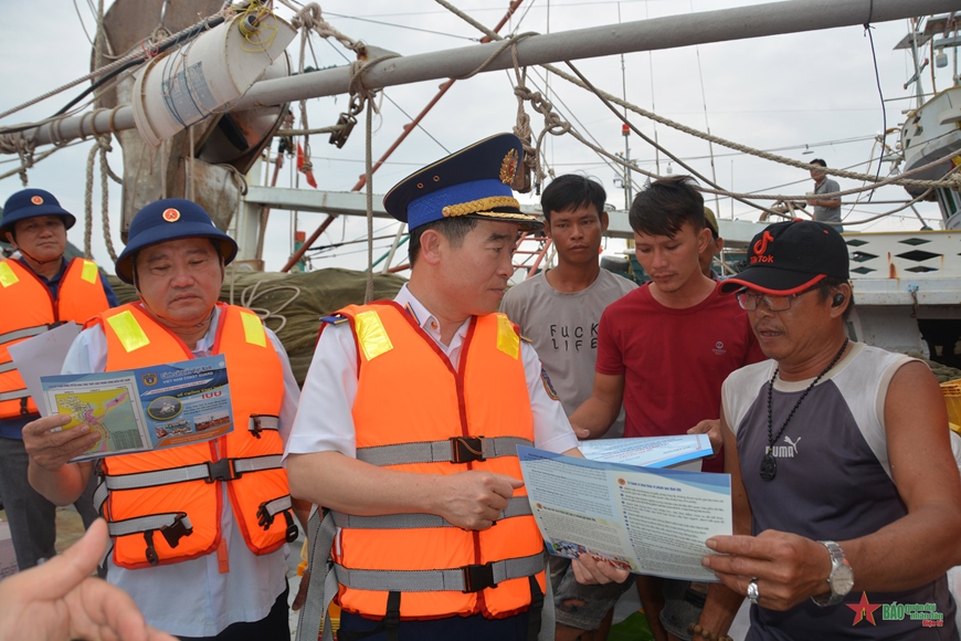 Vietnam Coast Guard Command visits Tho Chu Island