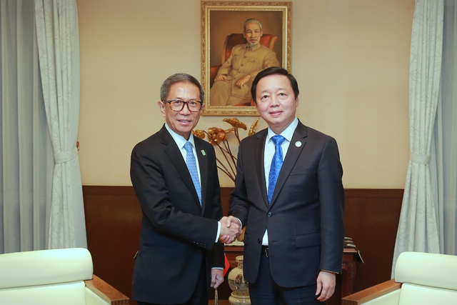 Deputy Prime Minister meets Philippine Secretary of Energy in Tokyo