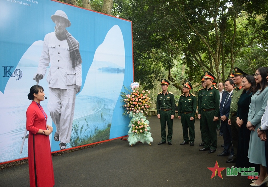 Photo exhibition on President Ho Chi Minh held in Hanoi
