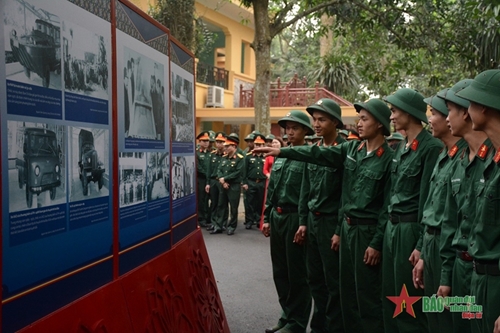 Photo exhibition on President Ho Chi Minh held in Hanoi
