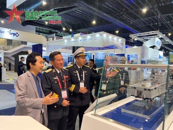 Vietnamese delegation attends IMDEX 2023 - Vimarsana News