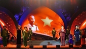 Art program honors President Ho Chi Minh