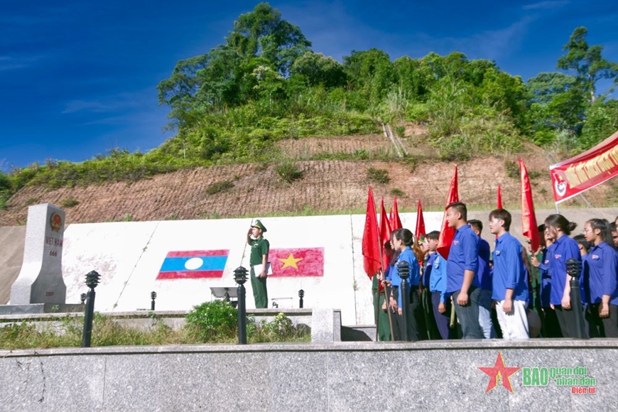 Vietnamese and Lao youths conduct summer volunteer campaign - Vimarsana News