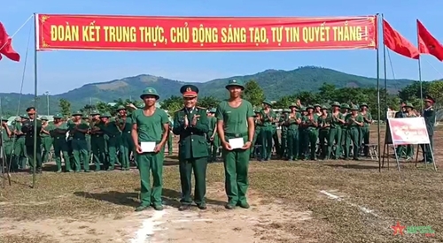 Regiment 885 conducts activities to celebrate National Day