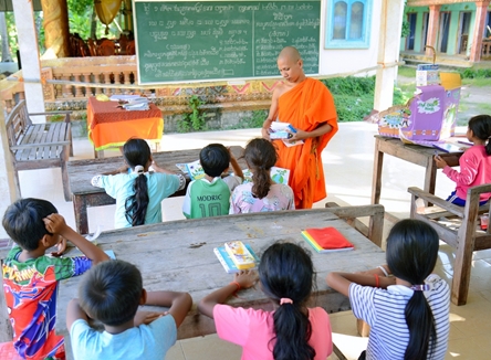Khmer teachers help preserve ethnic language and script