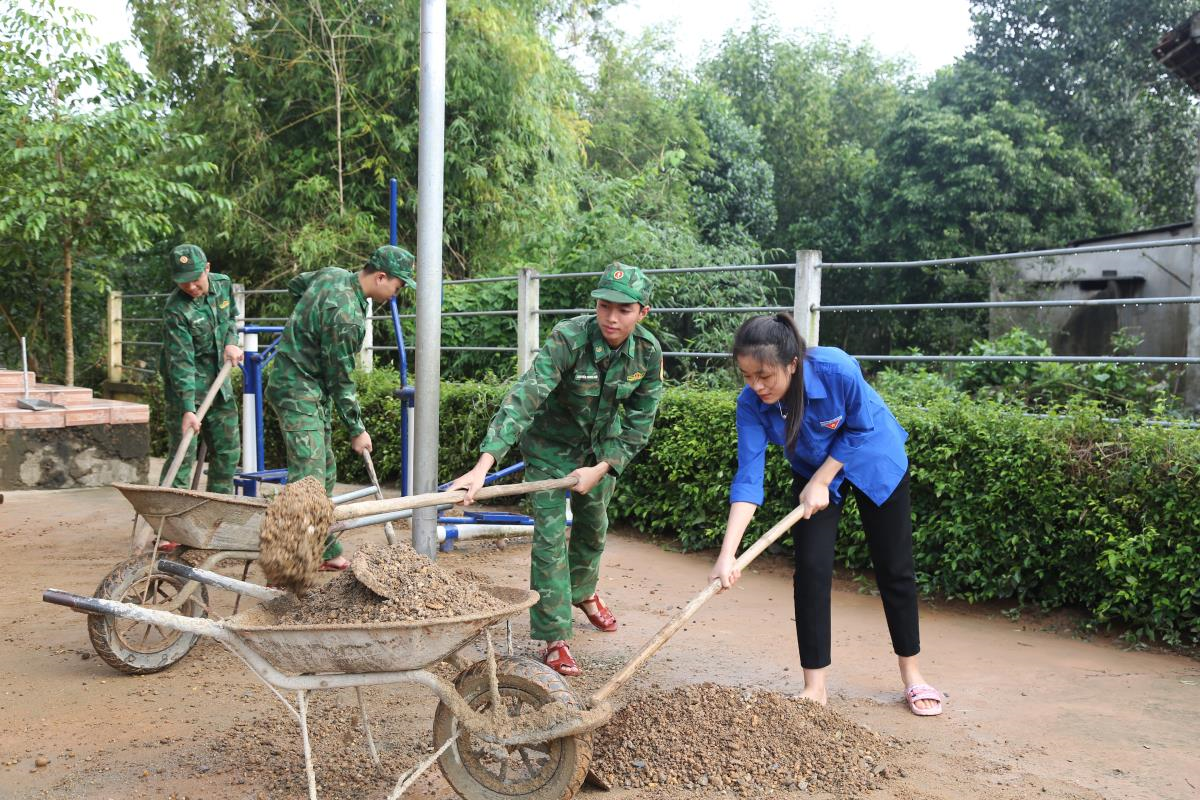 More troops mobilized to help people surmount flood aftermath