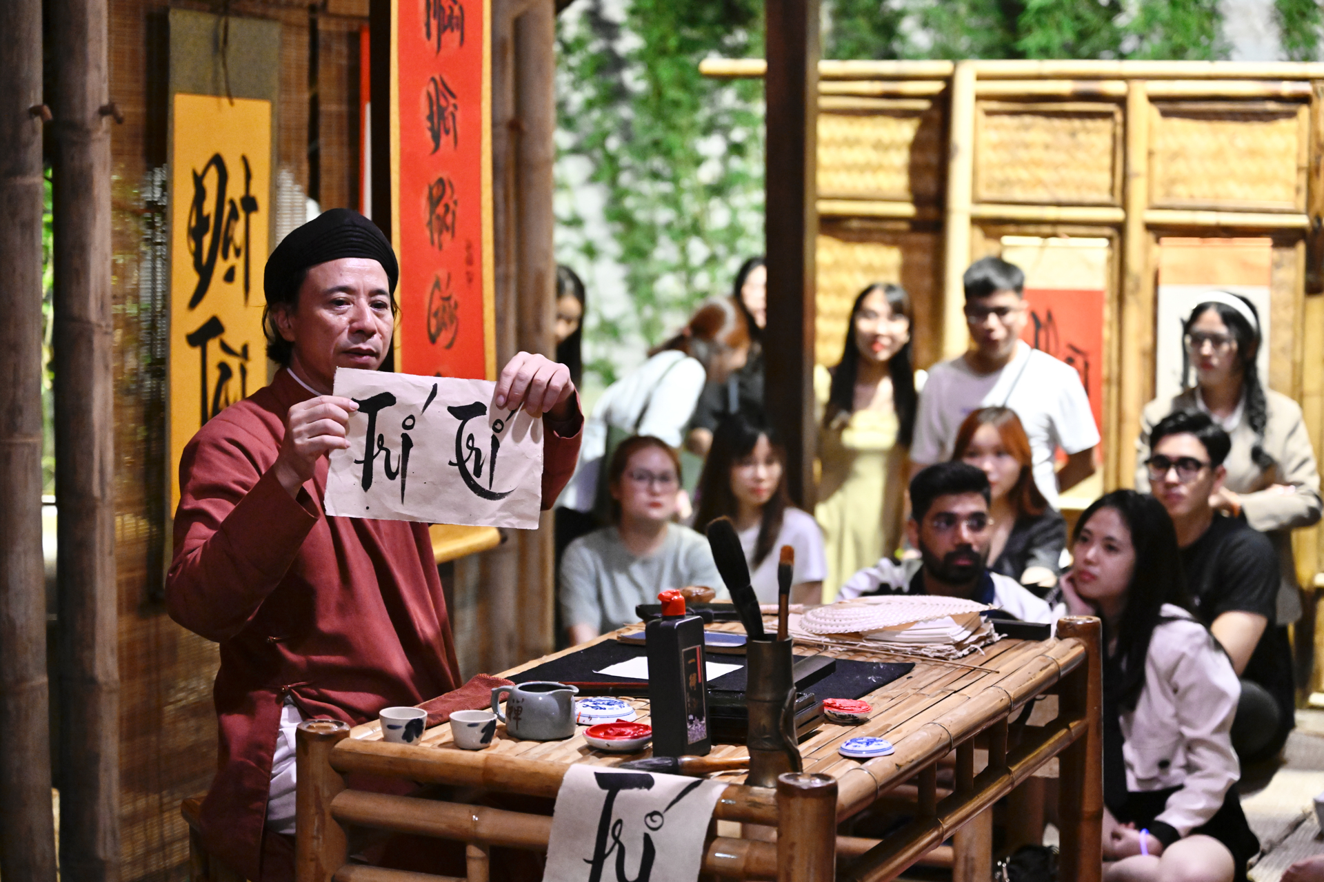 Experiencing calligraphy-writing class at Temple of Literature