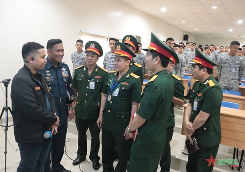Vietnamese young officer delegation concludes exchange in the Philippines
