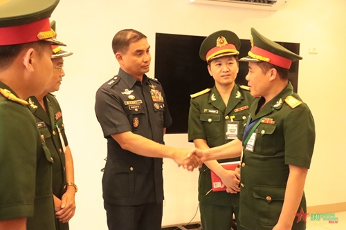 Vietnamese young officer delegation concludes exchange in the Philippines