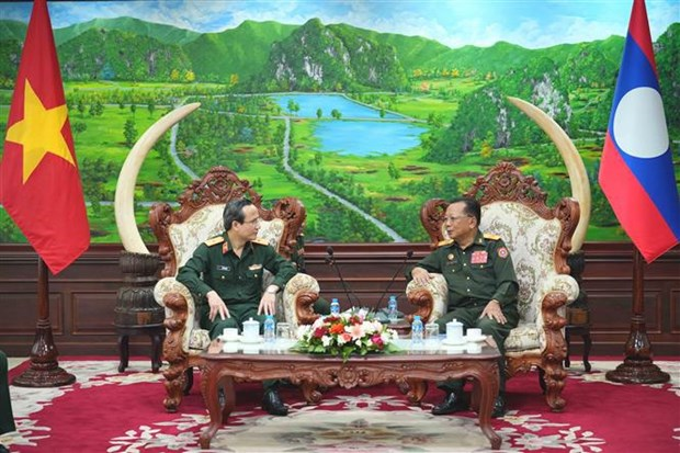 Lao leader values cooperation of Vietnamese, Lao military hospitals