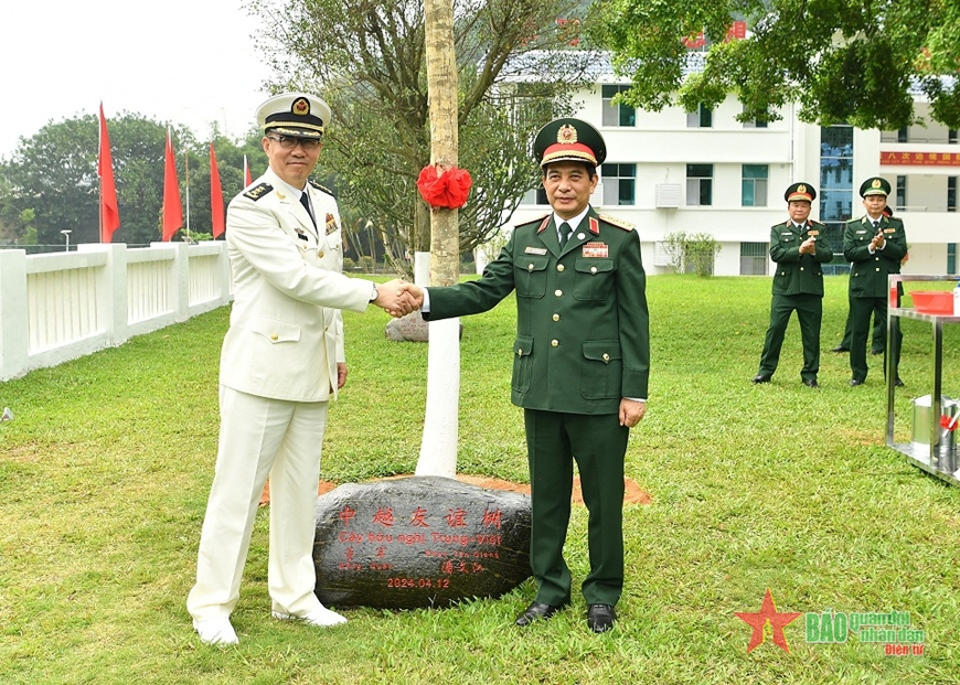 Eighth Vietnam - China Border Defense Friendship Exchange concludes ...