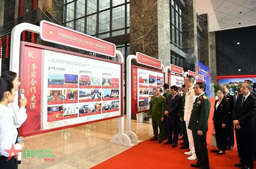 Eighth Vietnam - China Border Defense Friendship Exchange concludes ...
