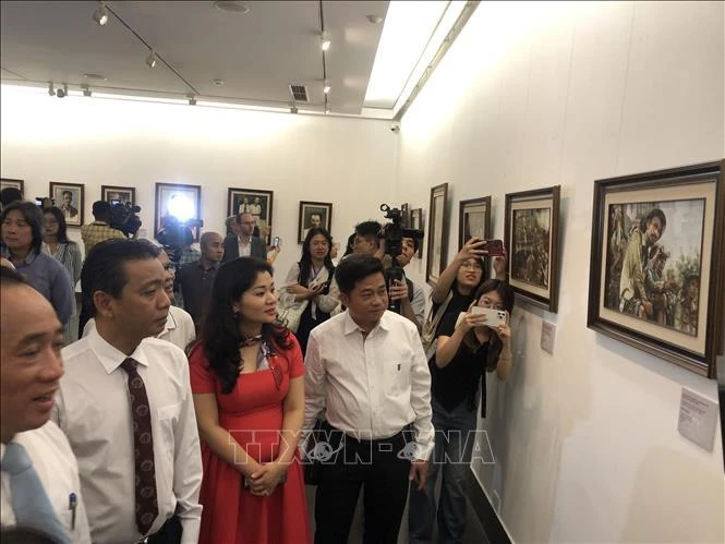 Painting exhibition on sentiment of OVs for President Ho Chi Minh opens ...