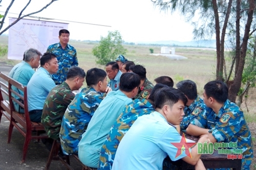 View - 	Division 372’s troops practice parachuting