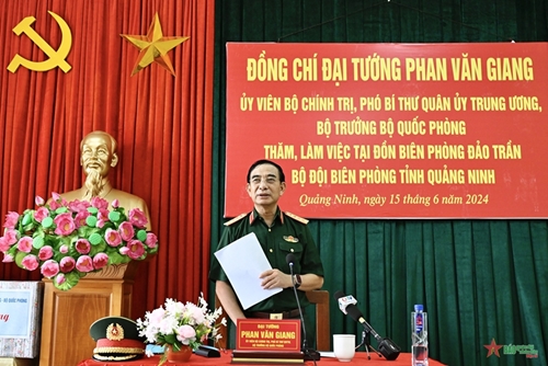 View - 	Defense minister visits localities in Hai Phong city