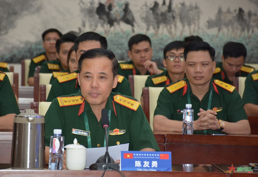 	Vietnamese and Chinese young officers hold seminar