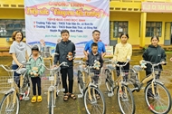 “Paving the way to school for students” in Binh Phuoc province