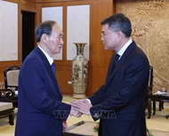 Party official receives Japanese PM