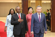 Top leader hosts banquet in honor of Guinea-Bissau President