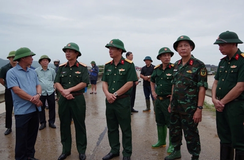 MR2’s troops help local people overcome flood aftermath