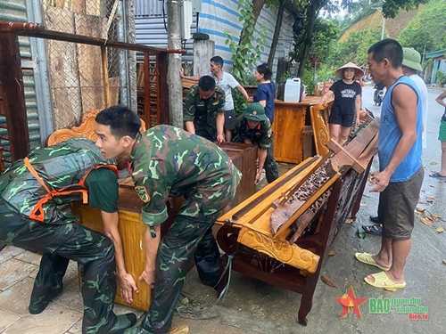 GS deputy chief inspects work of overcoming flood consequences in Yen Bai