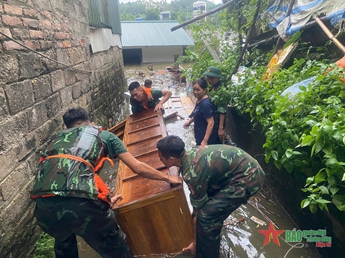 GS deputy chief inspects work of overcoming flood consequences in Yen Bai
