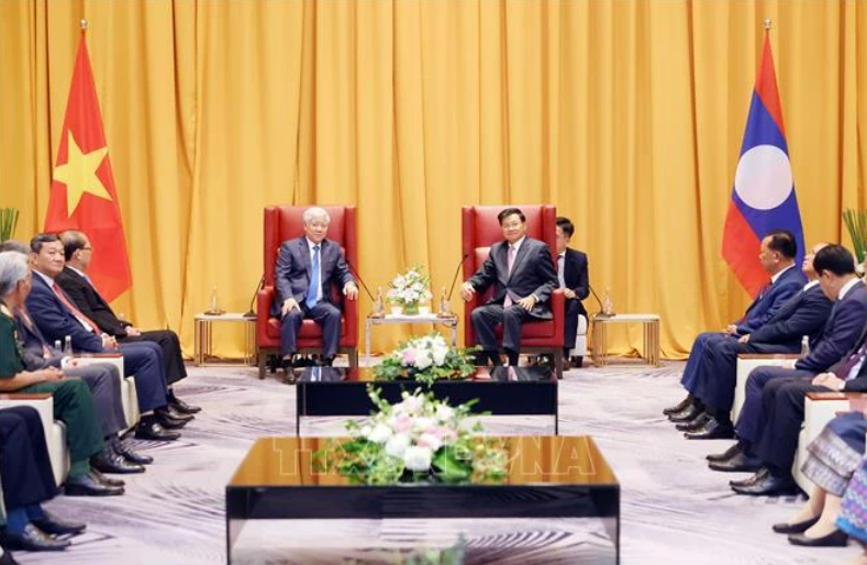 Lao Party General Secretary, President meets Vietnamese front leader