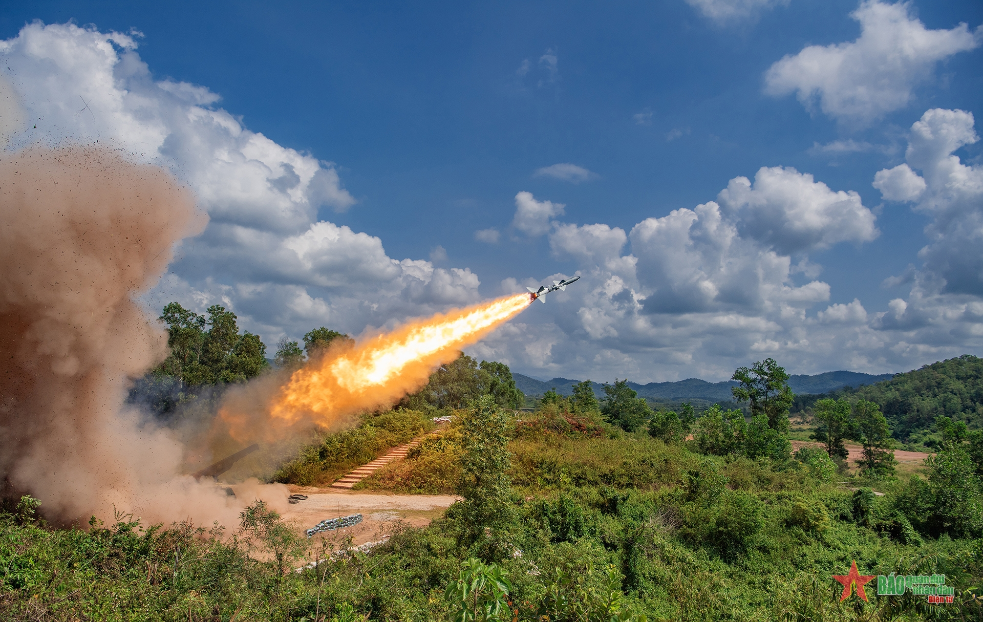 	Air defense troops in live-fire exercise