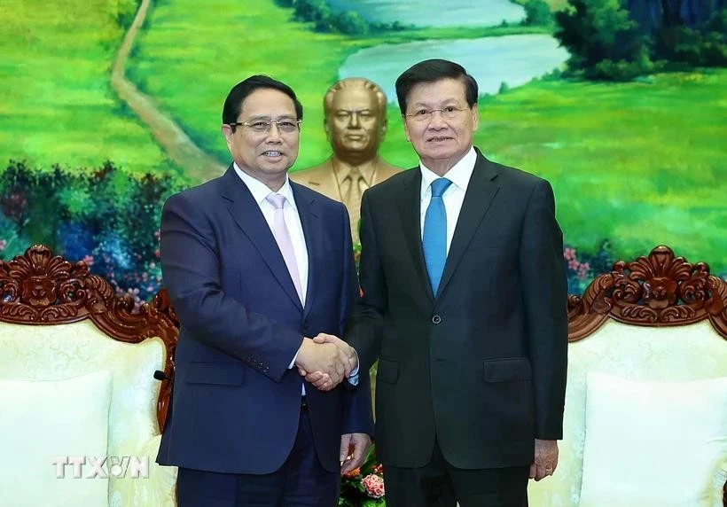 Vietnamese PM meets with top Lao leader in Vientiane