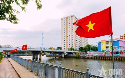 Ho Chi Minh City adorned with national flags in celebration of the ...