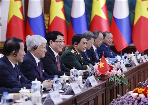 Vietnamese State President holds talks with top Lao leader
