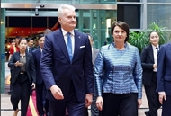 Lithuanian President begins official visit to Vietnam