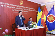 PM meets with Vietnamese community in Sweden