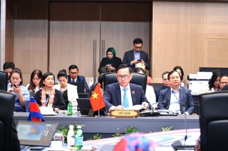 Vietnam attends ASEAN Senior Officials