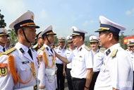 Naval leader inquires after parade forces
