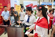 Vietnam Railways unveils Hanoi heritage train, smart ticketing