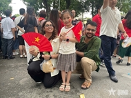 Foreign visitors immersed in Hanoi’s festive atmosphere ahead National Day
