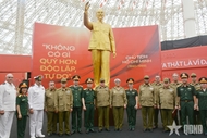 Cuban defense leader visits exhibition on Vietnam’s achievements